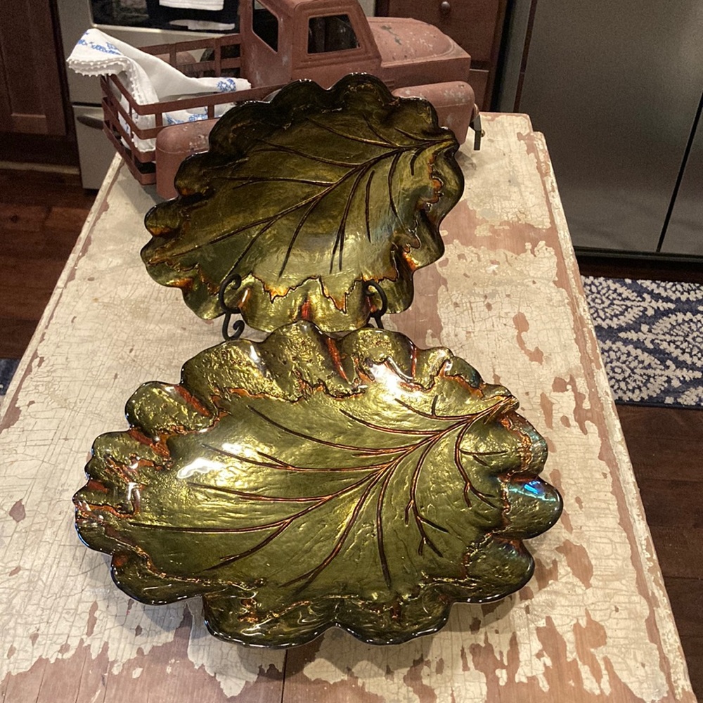 Green glass leaf decor tray from Turkey (set of 2)